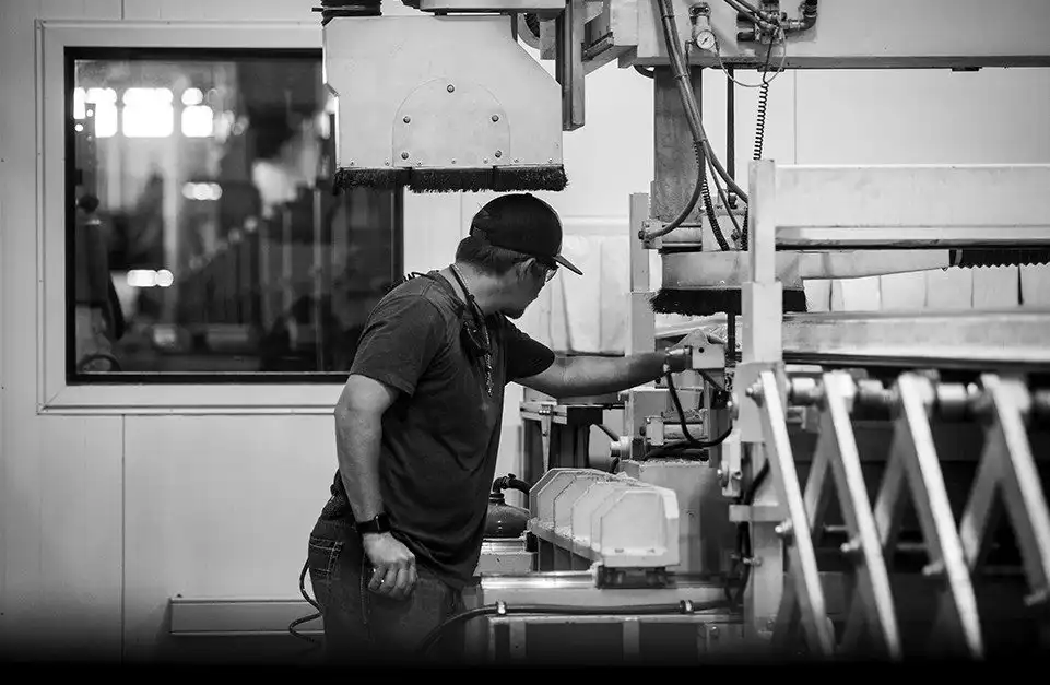 green span profiles employee working